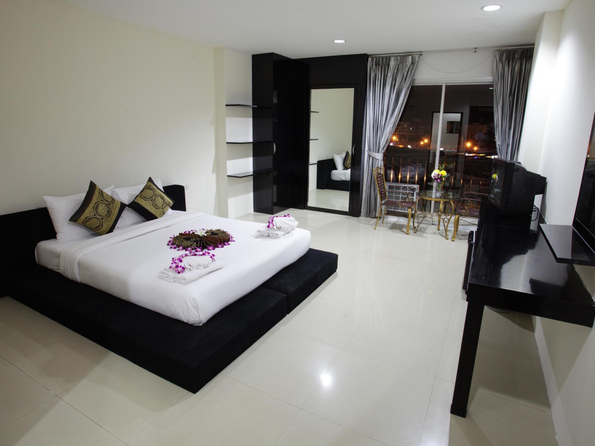 Lars-Lita Residence Patong Buitenkant foto