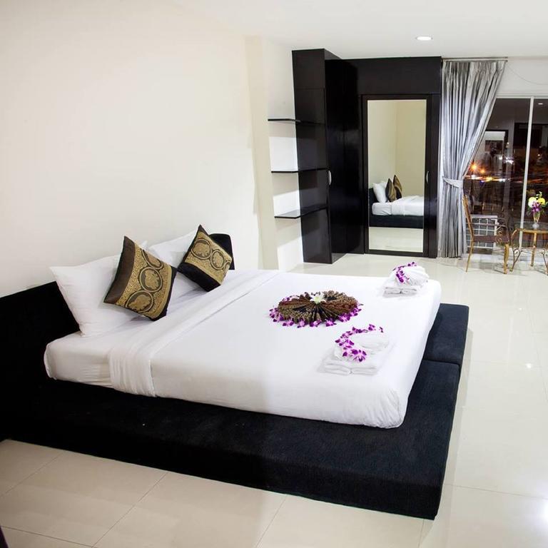 Lars-Lita Residence Patong Buitenkant foto